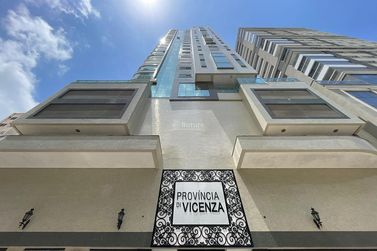 Apartamento &agrave; venda - 193m&sup2; - Meia Praia