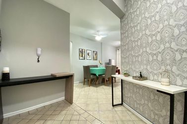 Apartamento &agrave; venda - 110m&sup2; - Meia Praia