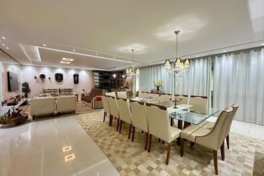 Apartamento &agrave; venda - 300m&sup2; - Meia Praia