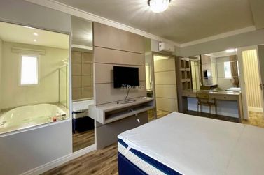 Apartamento &agrave; venda - 170m&sup2; - Meia Praia