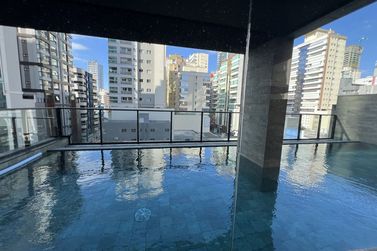 Apartamento &agrave; venda - 175m&sup2; - Meia Praia
