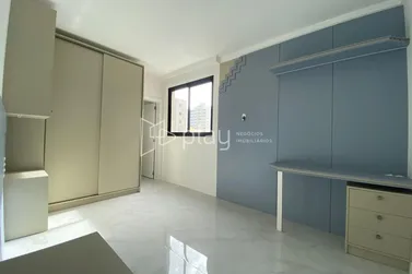 Apartamento &agrave; venda - 163m&sup2; - Meia Praia