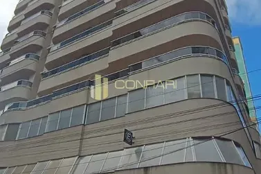 Apartamento &agrave; venda - 135m&sup2; - Meia praia
