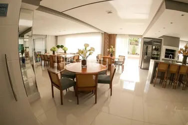 Apartamento &agrave; venda - 145m&sup2; - Meia Praia
