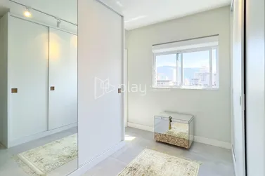 Apartamento &agrave; venda - 188m&sup2; - Meia Praia