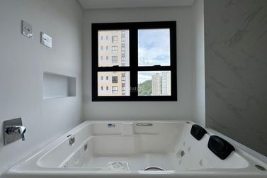Apartamento &agrave; venda - 210m&sup2; - Centro