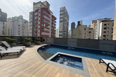 Apartamento &agrave; venda - 206m&sup2; - Meia Praia
