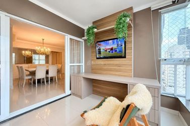 Apartamento &agrave; venda - 121m&sup2; - Meia Praia