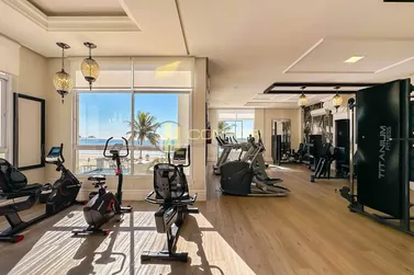 Apartamento &agrave; venda - 185m&sup2; - Meia Praia