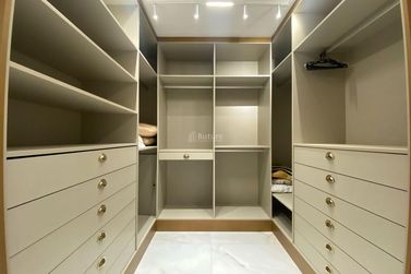 Apartamento &agrave; venda - 182m&sup2; - Meia Praia
