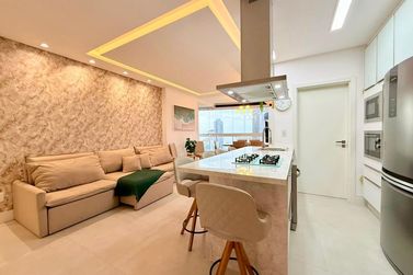 Apartamento &agrave; venda - 129m&sup2; - Meia Praia