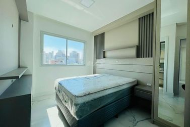 Apartamento &agrave; venda - 117m&sup2; - Meia Praia