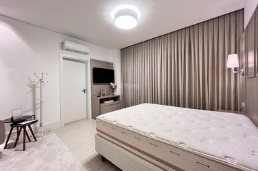 Apartamento &agrave; venda - 197m&sup2; - Meia Praia