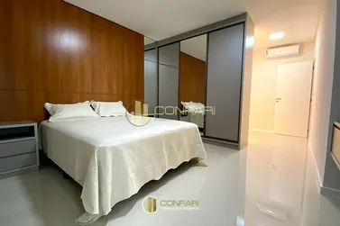 Apartamento &agrave; venda - 143m&sup2; - Meia Praia