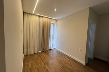 Apartamento &agrave; venda - 134m&sup2; - Meia Praia