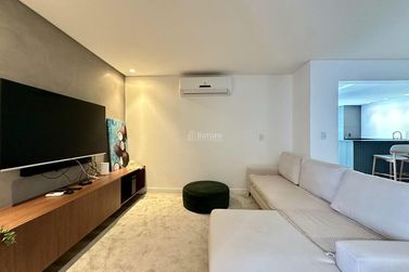 Apartamento &agrave; venda - 240m&sup2; - Meia Praia