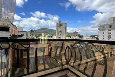 Apartamento &agrave; venda - 76m&sup2; - Pereque