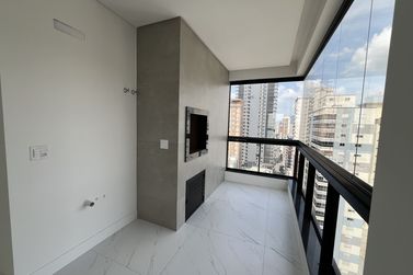 Apartamento &agrave; venda - 129m&sup2; - Meia Praia