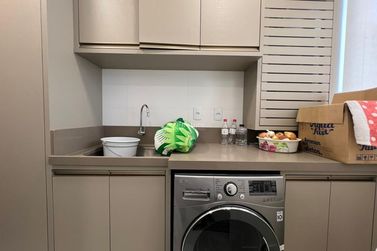 Apartamento &agrave; venda - 130m&sup2; - Meia Praia
