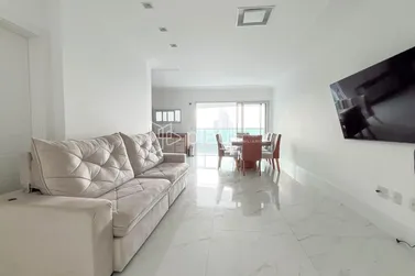 Apartamento &agrave; venda - 160m&sup2; - Meia Praia
