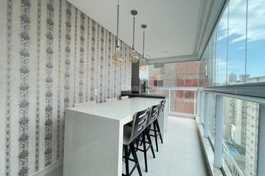 Apartamento &agrave; venda - 141m&sup2; - Meia Praia