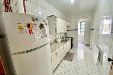 Apartamento &agrave; venda - 104m&sup2; - Meia Praia