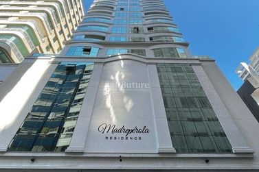 Apartamento &agrave; venda - 128m&sup2; - Meia Praia