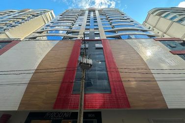 Apartamento &agrave; venda - 167m&sup2; - Meia Praia
