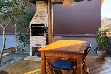 Casa &agrave; venda - 300m&sup2; - Cedro