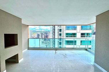 Apartamento &agrave; venda - Meia Praia
