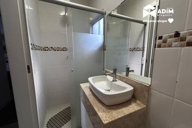 Apartamento para alugar - 100m&sup2; - Meia Praia
