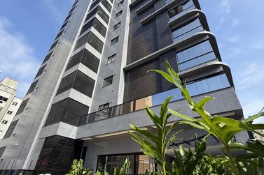 Apartamento &agrave; venda - 206m&sup2; - Meia Praia