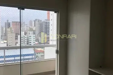 Apartamento &agrave; venda - 145m&sup2; - Meia Praia