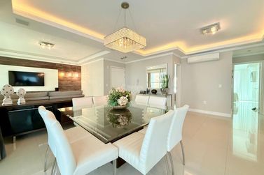 Apartamento &agrave; venda - 150m&sup2; - Meia Praia