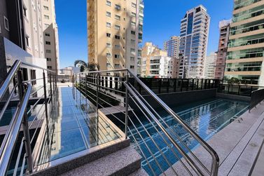 Apartamento &agrave; venda - 134m&sup2; - Meia Praia
