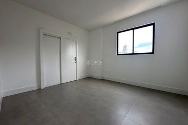 Apartamento &agrave; venda - 177m&sup2; - Meia Praia