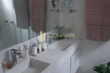 Apartamento &agrave; venda - 123m&sup2; - Meia Praia