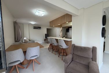 Apartamento &agrave; venda - 109m&sup2; - Meia Praia