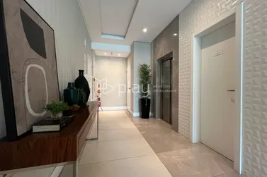 Apartamento &agrave; venda - 81m&sup2; - Meia Praia