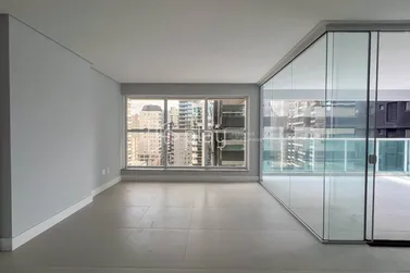 Apartamento &agrave; venda - 190m&sup2; - Meia Praia