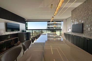 Apartamento &agrave; venda - 187m&sup2; - Meia Praia