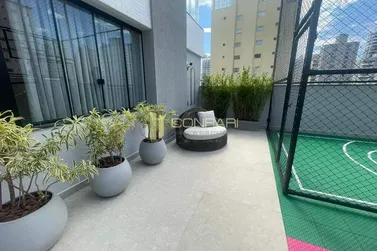 Apartamento &agrave; venda - 133m&sup2; - meia praia