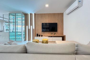 Apartamento &agrave; venda - 198m&sup2; - Meia Praia