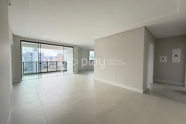 Apartamento &agrave; venda - 141m&sup2; - Meia Praia