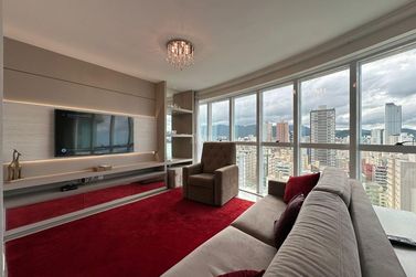 Apartamento &agrave; venda - 202m&sup2; - Meia Praia