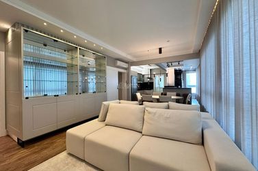 Apartamento &agrave; venda - 130m&sup2; - Meia Praia