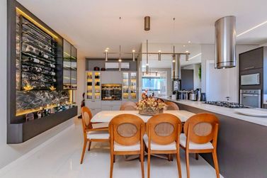 Apartamento &agrave; venda - 200m&sup2; - Meia Praia
