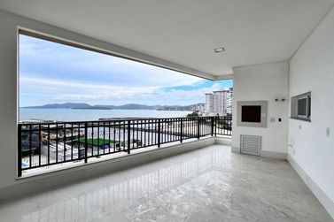 Apartamento &agrave; venda - 217m&sup2; - Meia Praia