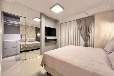 Apartamento &agrave; venda - 320m&sup2; - Meia Praia