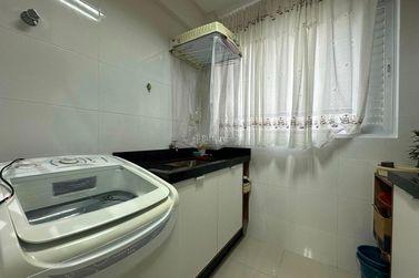 Apartamento &agrave; venda - 116m&sup2; - Meia Praia